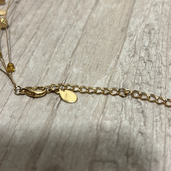 Gold necklace with orange beads - Picture 3 of 3